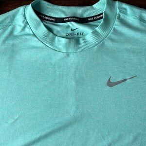 Women’s Nike Dry-Fit Long Sleeve Shirt